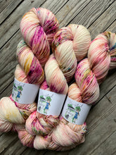 Load image into Gallery viewer, Dottie